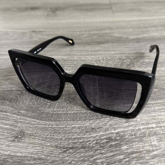 Just Cavalli Accessories - Just Cavalli Smoke Gradient Black Sunglasses SJC027